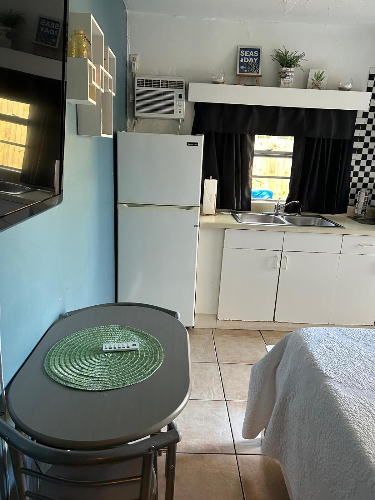 Mini Studio: 10 Min/Siesta Key/Private Entrance/ Sarasota megye Kültér fotó